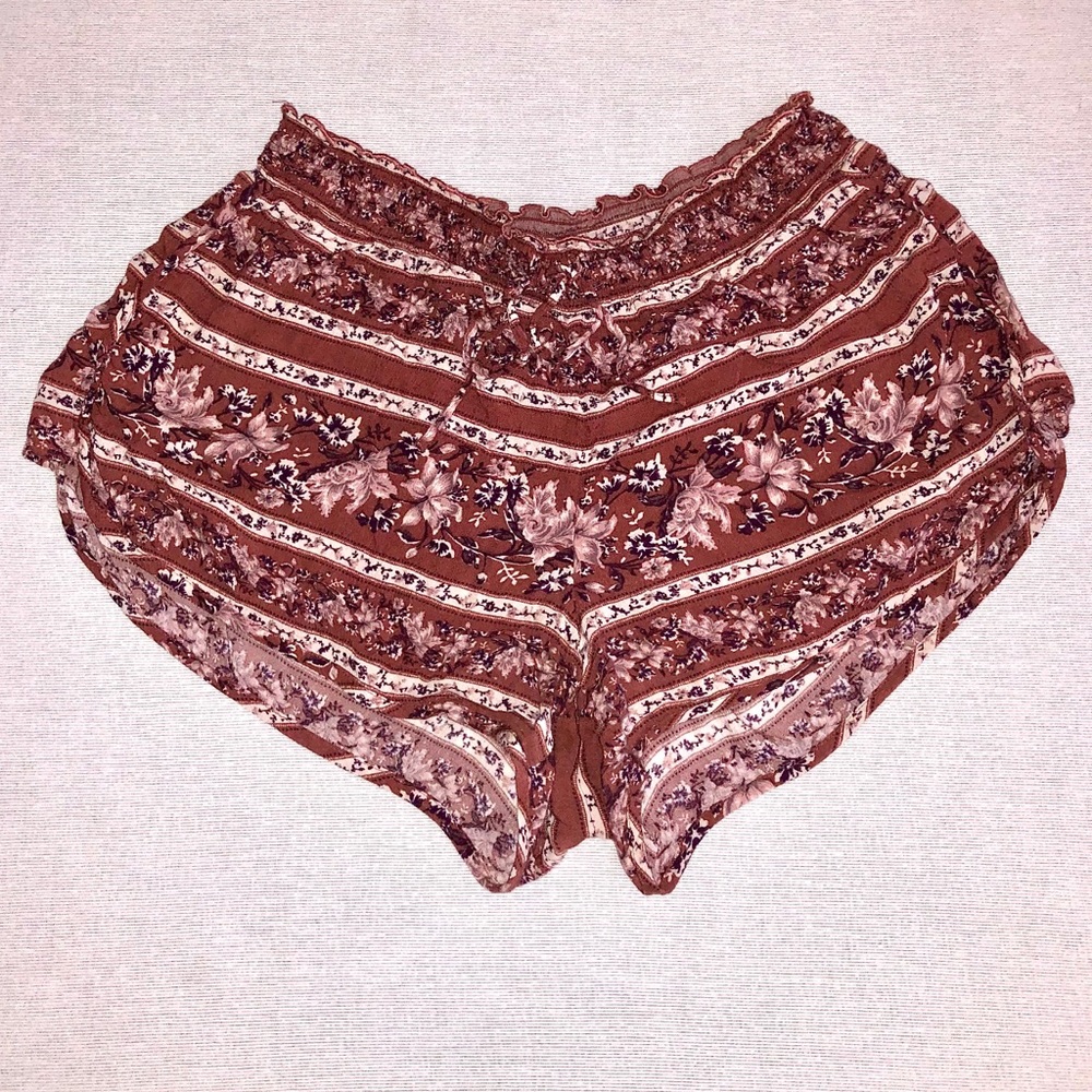 HIGH WAISTED FLORAL SHORTS